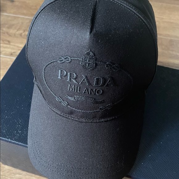 PRADA-AUTHENTIC (NWT) All Black Large Baseball Cap - Picture 2 of 16